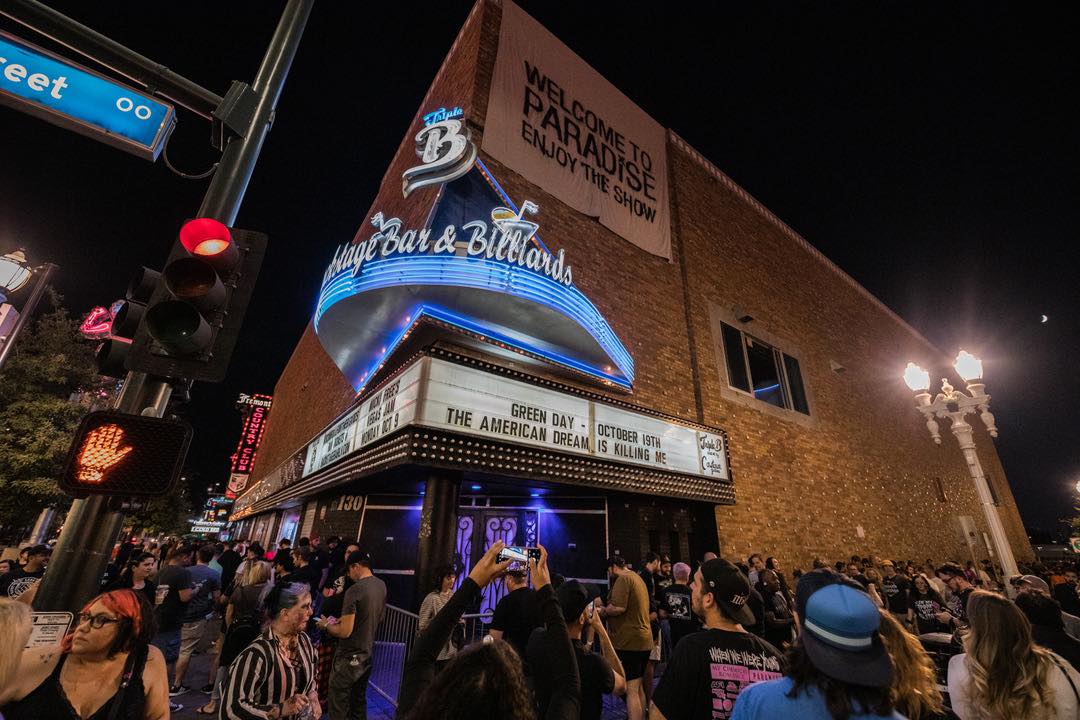 Backstage Bar & Billiards